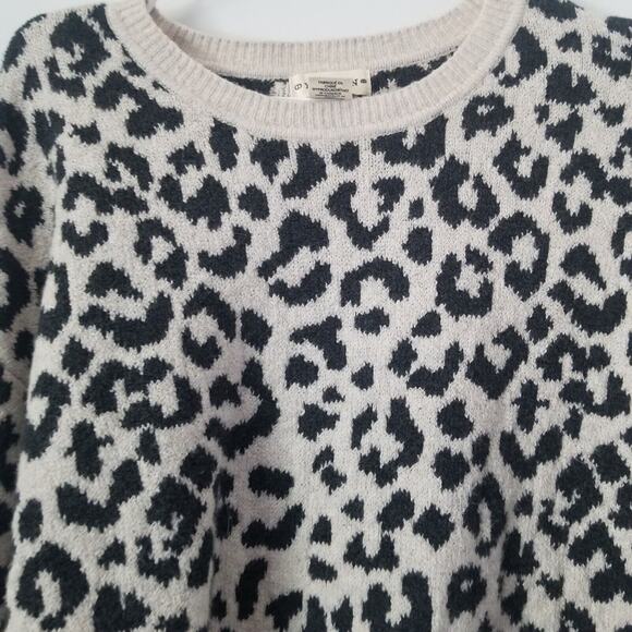 Leopard Print Sweater by Yet Again size Medium - Picture 6 of 6